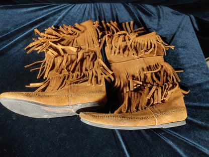 Minnetonka Boots 1632 Womens Sz 10 Brown 3 Layer Fringe Western Moccassin