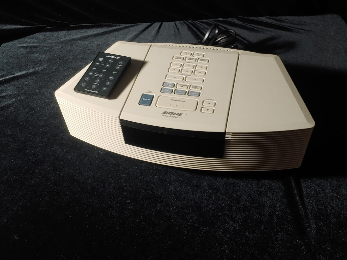 Bose Wave Radio AM/FM /CD, AWRC-1P, with Remote Control. Excellent Condition
