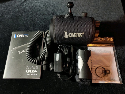 REDUCED! ONE UW 160X Underwater Strobe Excellent Condition w/Accessories